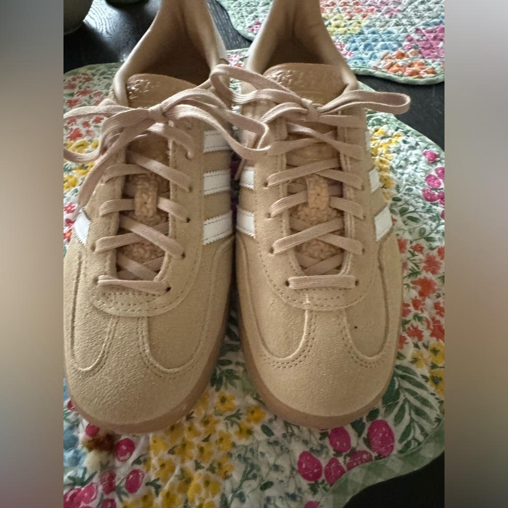 Adidas Women's Tan gazelles